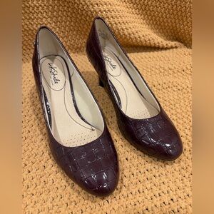 Life Stride Wine Croc-Embossed Kitten Heel Pumps